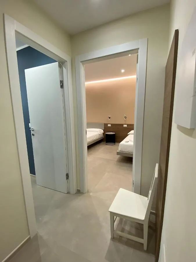 Levante Apartment And Room باري 0*,  إيطاليا