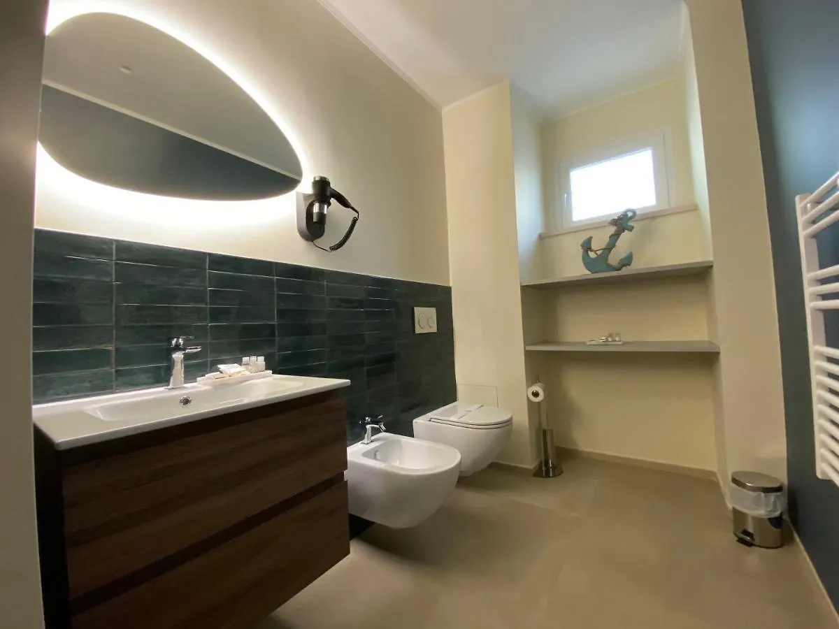 Levante Apartment And Room باري 0*,