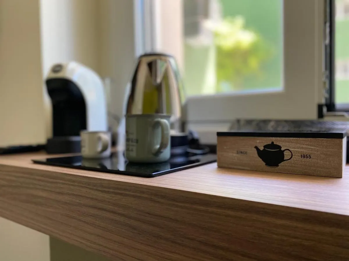 Levante Apartment And Room باري
