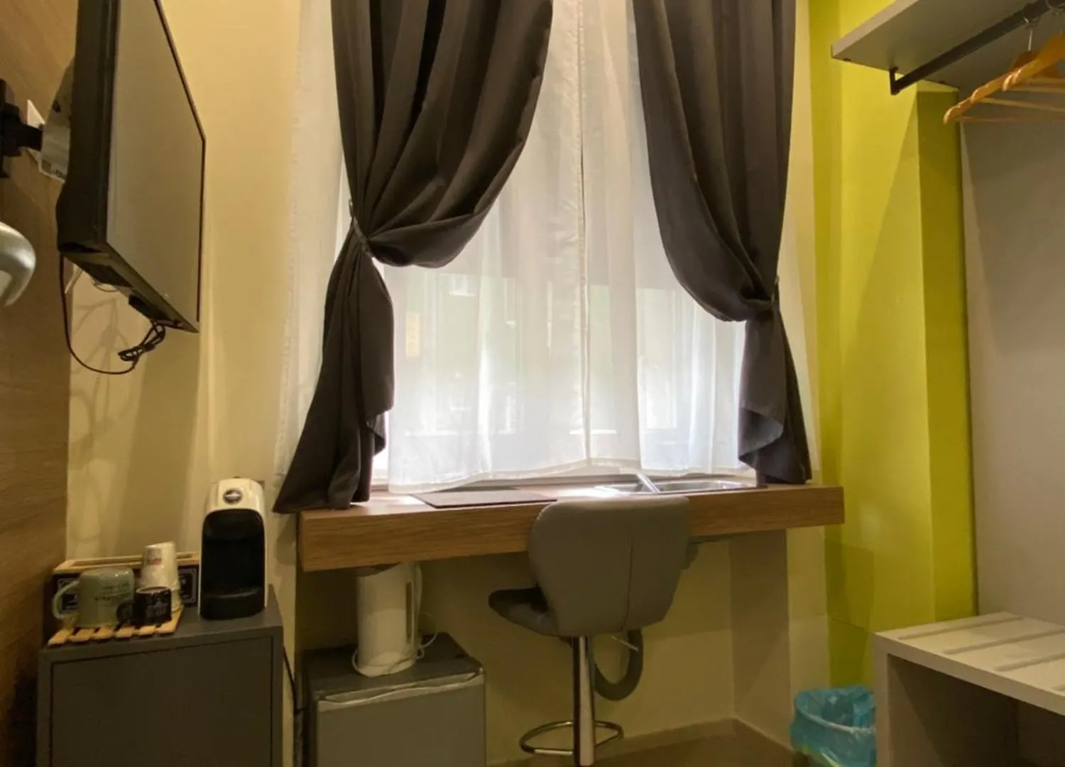 Levante Apartment And Room باري